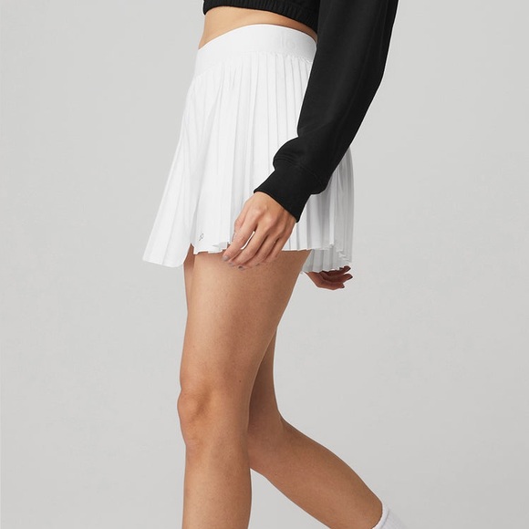 ALO YOGA Aces White Pleated Tennis Skirt $74 Logo Band Reflective Logo Medium - Picture 8 of 8